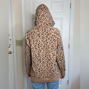 Leopard Sweatshirt size L … Literal new, I like the oversized look with leggings